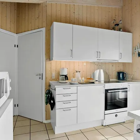 בית נופש 4 Bedroom Nice Home In Faaborg *