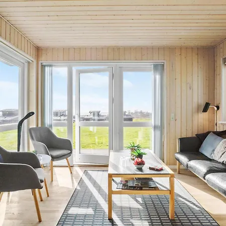 4 Bedroom Nice Home In Faaborg *