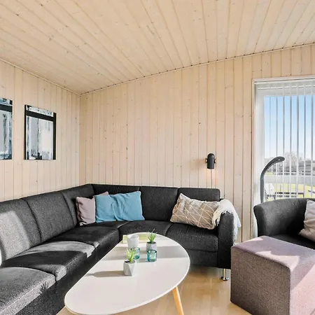4 Bedroom Nice Home In Faaborg פאבורג