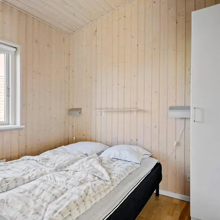 4 Bedroom Nice Home In Faaborg